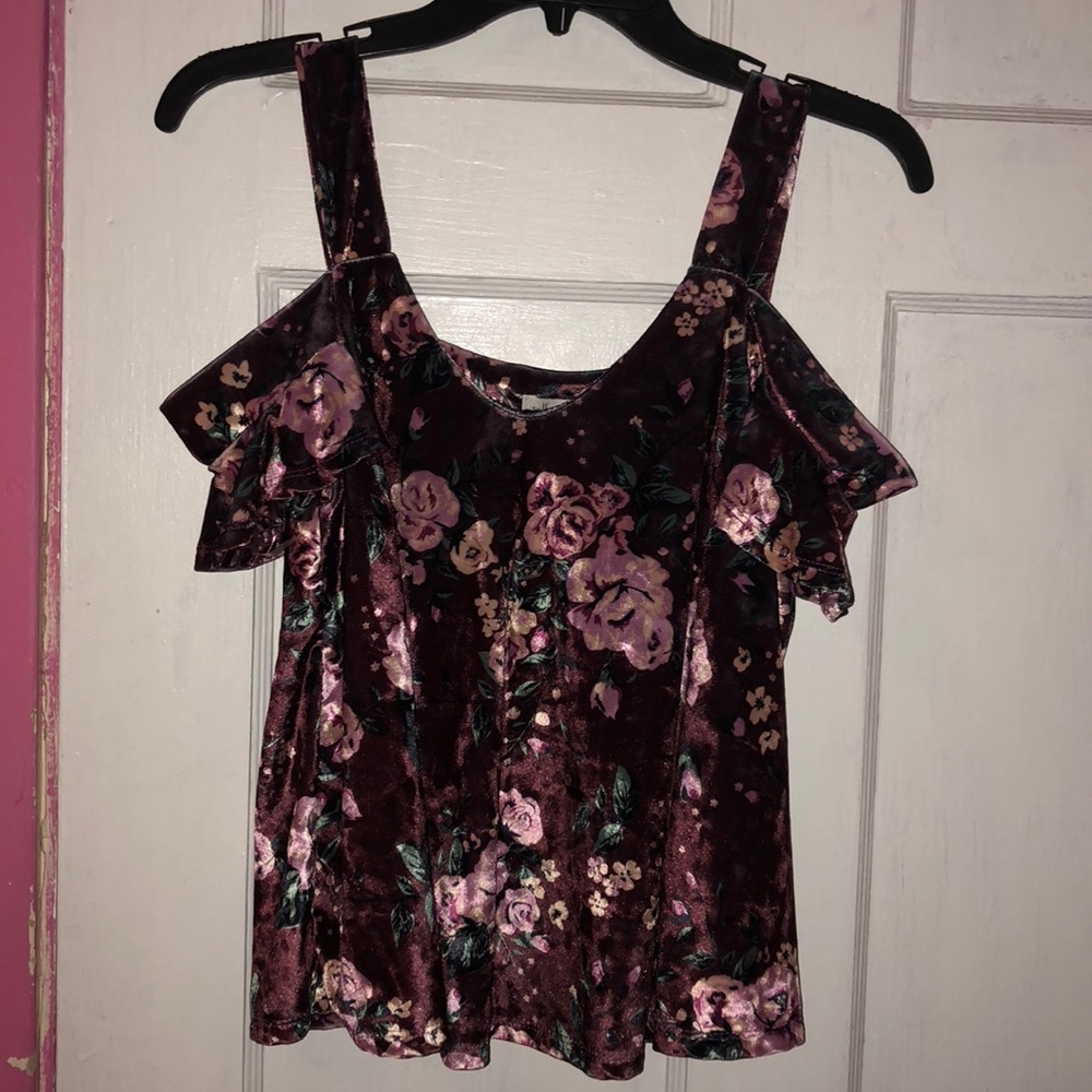 Beautiful velvet tank!🌸